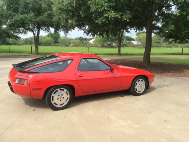 Porsche 928 s