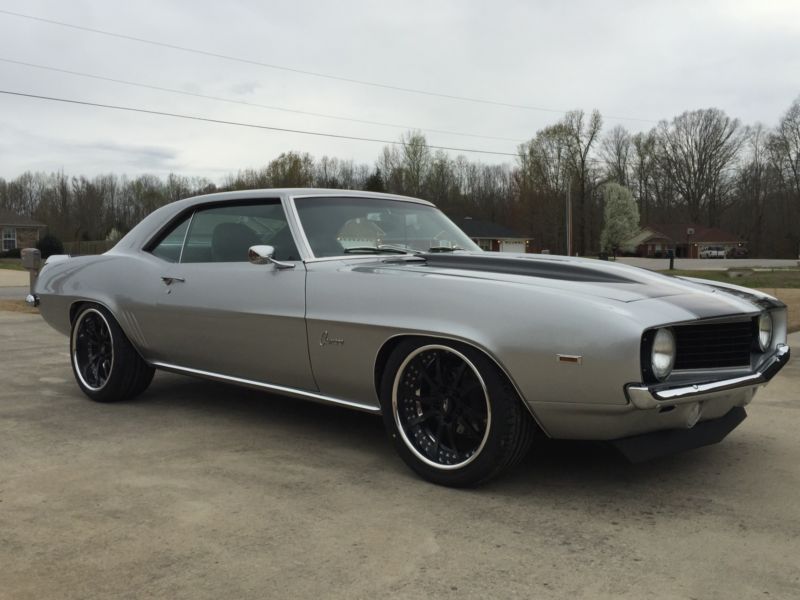 1969 chevrolet camaro resto-mod