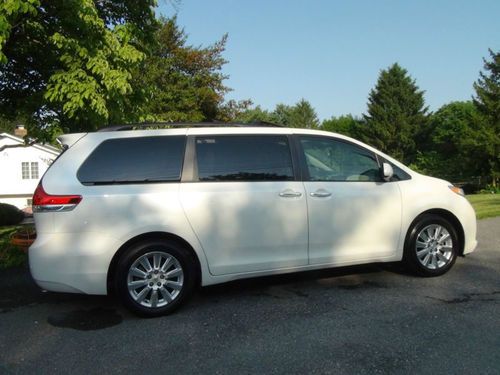 2011 toyota sienna limited awd