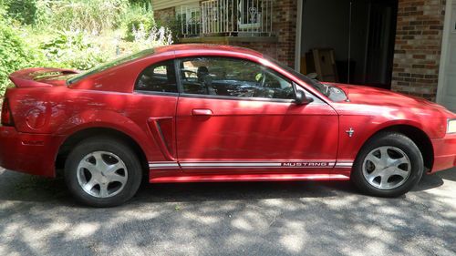 2000 ford mustang base coupe 2-door 3.8l