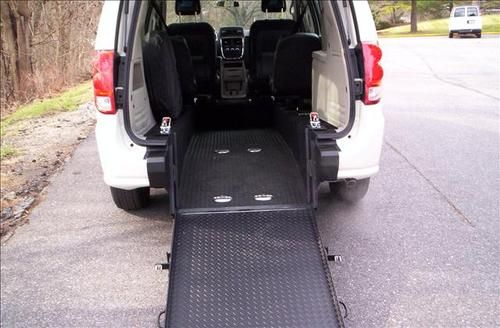 2011 dodge grand caravan wheelchair handicapped rear entry accessible van 43k mi