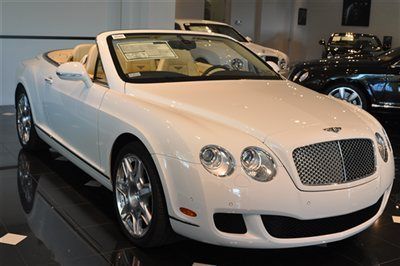 Mulliner driving specification! low miles! 2 dr. convertible! automatic awd