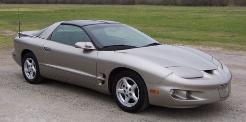 2000 pontiac firebird automatic / t-tops / runs excellent