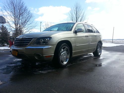 2005 chrysler pacifica limited.. loaded