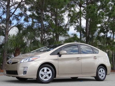 2011 toyota prius hybrid ** no reserve auction ** only 28k miles one owner