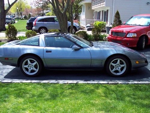 1991 chevrolet corvette  steel blue, blk int, 6 speed , low miles,no reserve