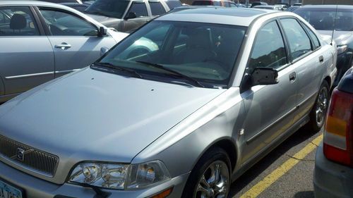 2001 volvo s40 147,146 miles no key--no clue