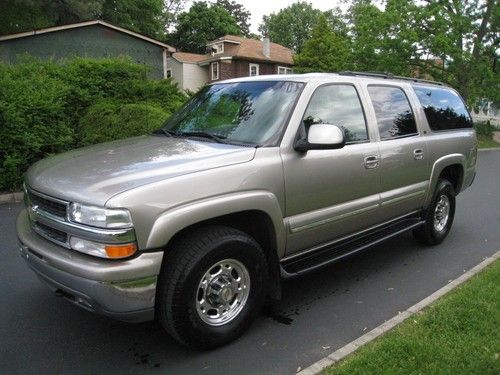 2001 chevrolet suburban lt 2500hd 4x4 autoride low miles no reserve