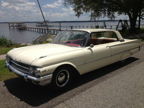 Nice restored 1961 ford galaxie 2 door hardtop club victoria (59 60 61 62 63 64)
