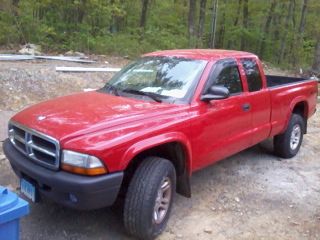 2004 dodge dakota sxt extended cab pickup 2-door 3.7l