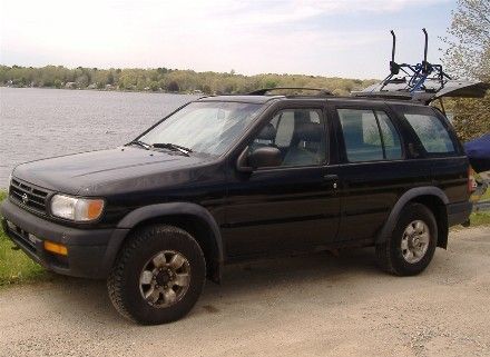 1998 nissan pathfinder se 4x4 - black beauty!