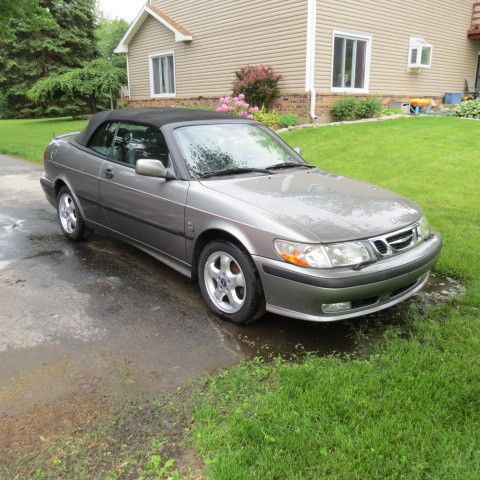 Saab 9-3 se hot convertible 5spd manual only 66k miles however needs engine work