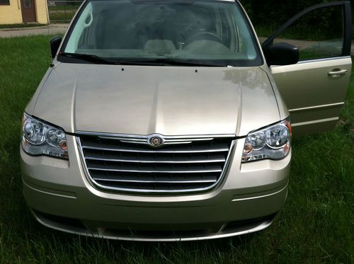 2010 chrysler town and country