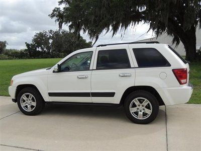 2005 jeep grand cherokee larado very clean !! tires like new