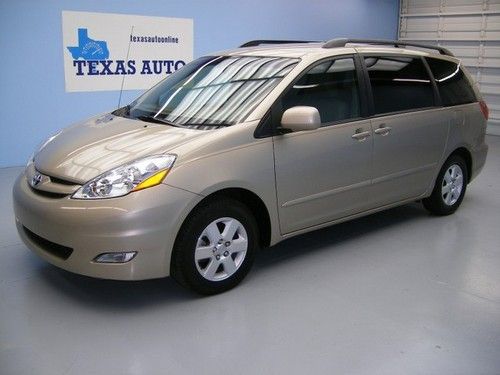 We finance!!!  2009 toyota sienna xle auto pwr doors wheelchair lift 6 cd 1 own