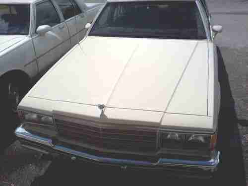 1984 Pontiac Parisienne identical to Chevrolet Caprice Classic Sedan 4-Door 5.0L, US $2,500.00, image 2