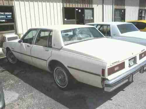 1984 Pontiac Parisienne identical to Chevrolet Caprice Classic Sedan 4-Door 5.0L, US $2,500.00, image 3
