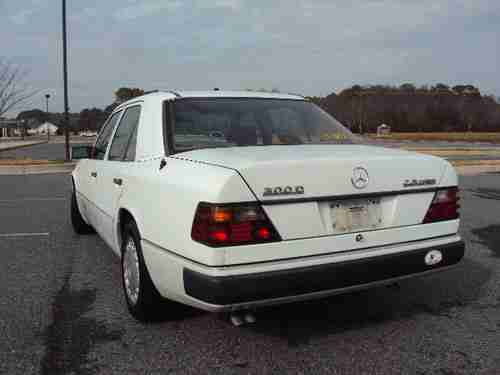 Clean 1993 Mercedes-Benz 300D 2.5 Sedan 4-Door 2.5L Turbo Diesel No Reserve, image 8