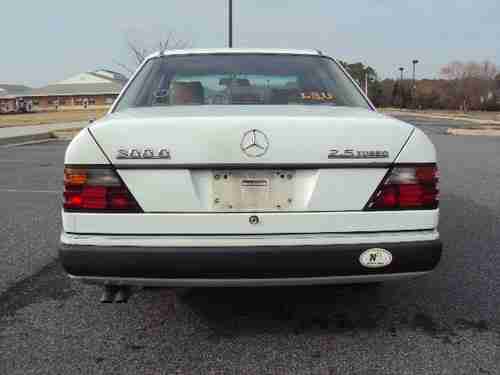 Clean 1993 Mercedes-Benz 300D 2.5 Sedan 4-Door 2.5L Turbo Diesel No Reserve, image 9