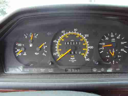 Clean 1993 Mercedes-Benz 300D 2.5 Sedan 4-Door 2.5L Turbo Diesel No Reserve, image 15