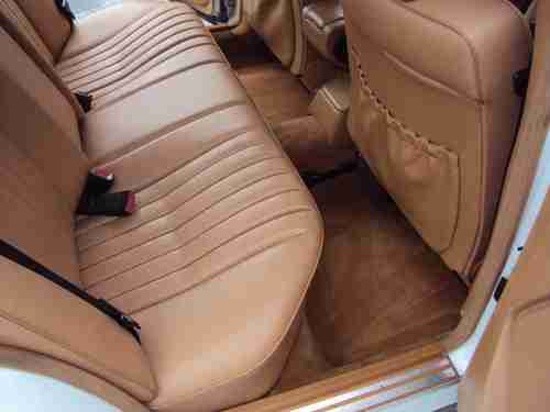 Clean 1993 Mercedes-Benz 300D 2.5 Sedan 4-Door 2.5L Turbo Diesel No Reserve, image 20