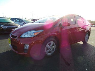 2011 toyota prius i hybrid-electric 1.8l with 21,225 miles we finance