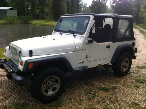 1998 jeep wrangler se sport utility 4x4 4 cyl 5 spd 167k nice top nice project!