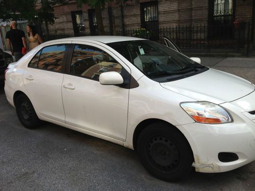 2007 toyota yaris base sedan 4-door 1.5l