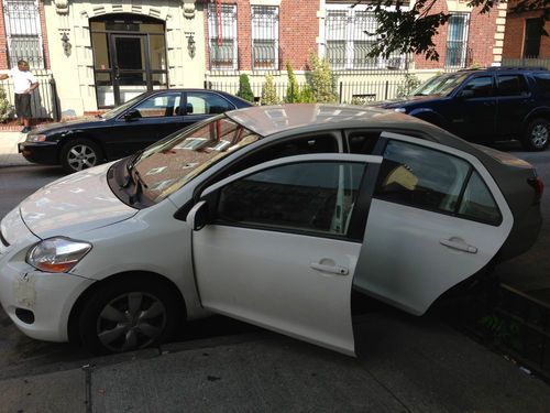 2007 Toyota Yaris Base Sedan 4-Door 1.5L, image 4