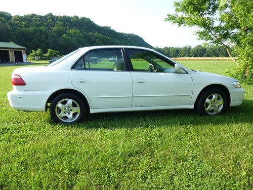 1998 Honda Accord EX Sedan 4-Door 3.0L, image 10