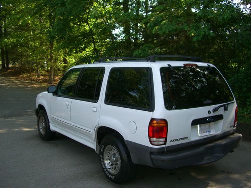 2000 ford explorer xls sport utility 4-door 4.0l