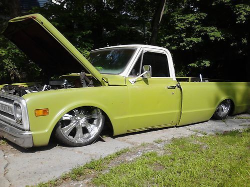 1969 chevy c10  fully mechanically restored air ride hot rod lowrider 22's