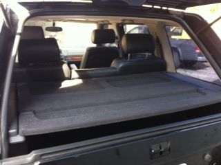 1999 range rover land rover -black -nice