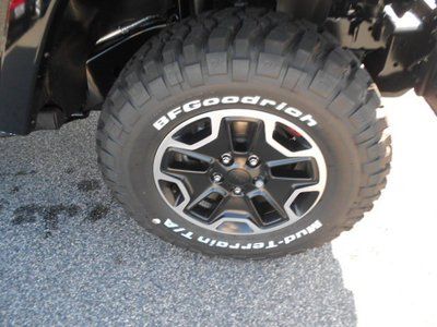 Rubicon New Convertible 3.6L CD 4X4 Locking/Limited Slip Differential Tow Hooks, image 3