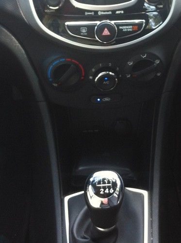 2013 Hyundai Accent SE @ 2300mi @, image 6