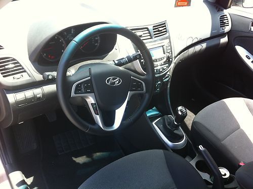 2013 Hyundai Accent SE @ 2300mi @, image 13