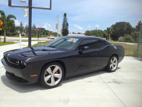 2010 dodge challenger srt8