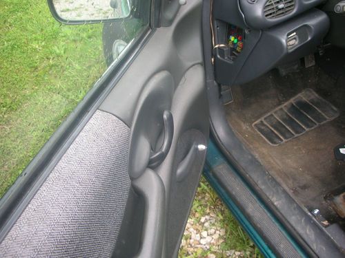 1997 Pontiac Sunfire SE Coupe 2-Door 2.2L, image 6