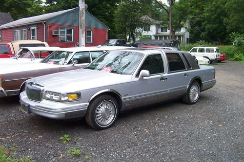 1997 lincoln town car cartier sedan 4-door 4.6l