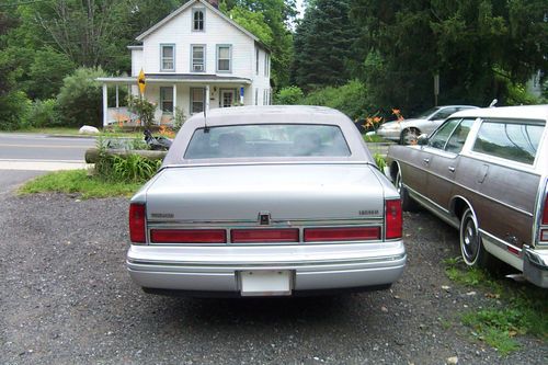 1997 Lincoln Town Car Cartier Sedan 4-Door 4.6L, image 4