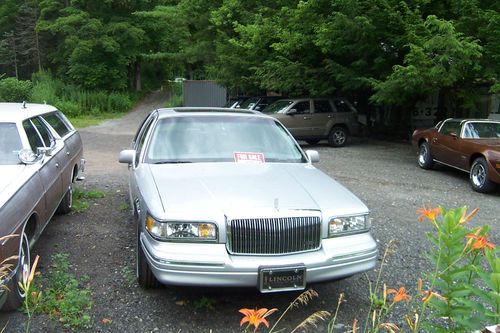 1997 Lincoln Town Car Cartier Sedan 4-Door 4.6L, image 5