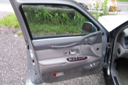 1997 Lincoln Town Car Cartier Sedan 4-Door 4.6L, image 6