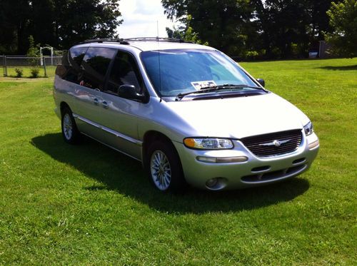 2000 chrysler town and country lx 7 pasenger