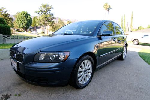 2005 volvo s40 i sedan 4-door 2.4l