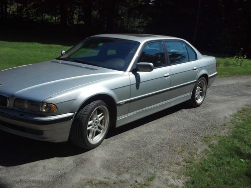 2001 silver bmw 740il base sedan 4-door 4.4l nonsmoker no reserve