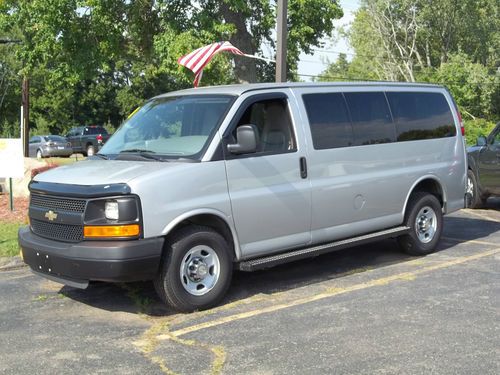 2011 chevrolet g2500 express wagon, 12 passenger window van