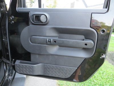 4X4 BLACK SAHARA 4 DOOR AUTO NAVIGATION POWER WINDOWS LOCKS DEALER TRADE HITCH, US $14,788.00, image 37