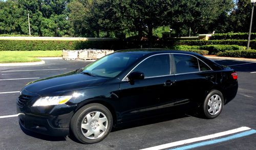 2009 toyota camry le sedan 4-door 2.4l 69k low miles clean title