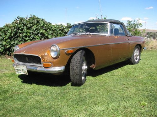 1970 mg mgb convertible; lots of new parts