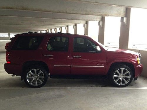 2011 chevrolet tahoe ltz sport utility 4-door 5.3l w/29,000 miles!